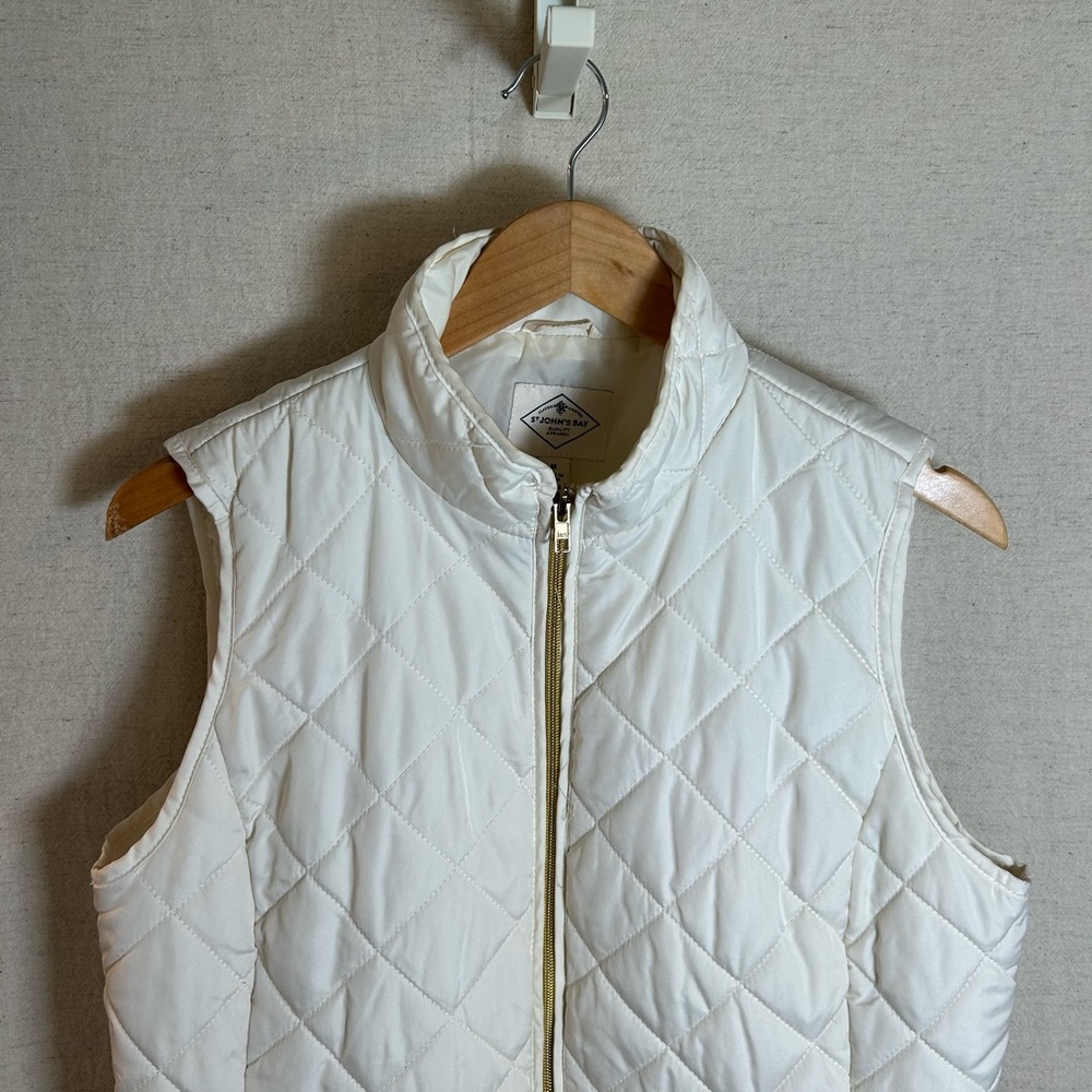 St. John's Bay White Quilted Sleeveless Vest - Picture 3 of 8